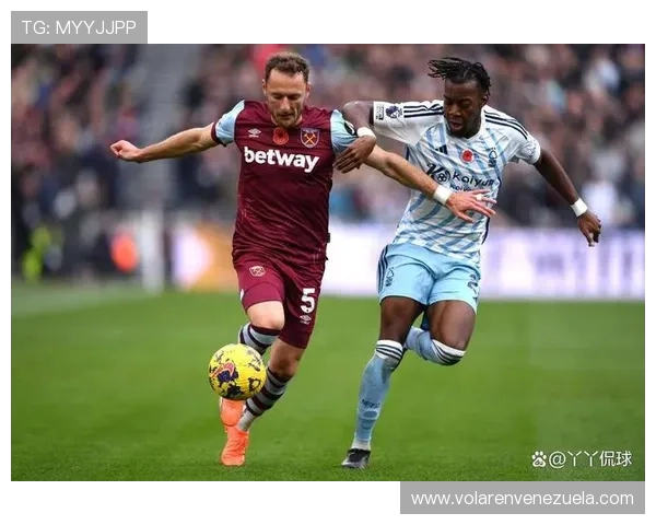 西汉姆联迎战切尔西 英超焦点对决引发球迷热议分析