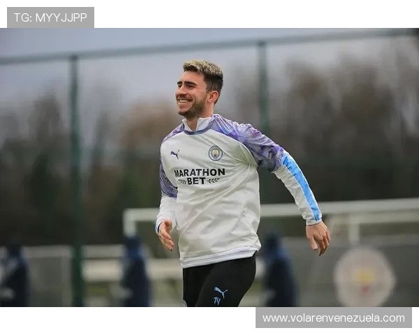 拉波尔特在曼城时期表现稳健，防守能力持续提升