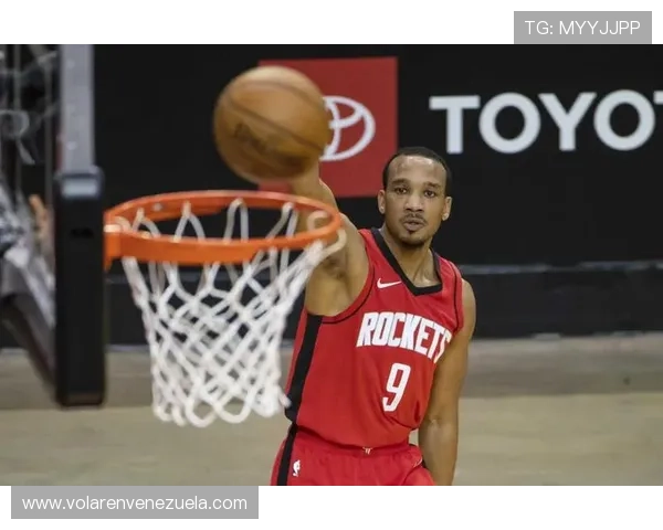 瓦伦西亚传统强队光环消退,竞争力下滑引发赛季前景担忧 瓦伦西亚传统强队光环消退,竞争力下滑引发赛季前景担忧