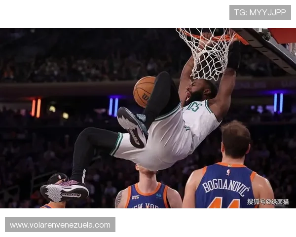 拉里·伯德中距离投篮效率显著高于同期对手，主导80年代凯尔特人多次季后赛胜利